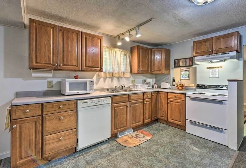 Lakefront Family Retreat W/ Private Dock!