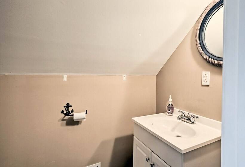 Hickeys Hideaway Walk To Lake, Near Somerset