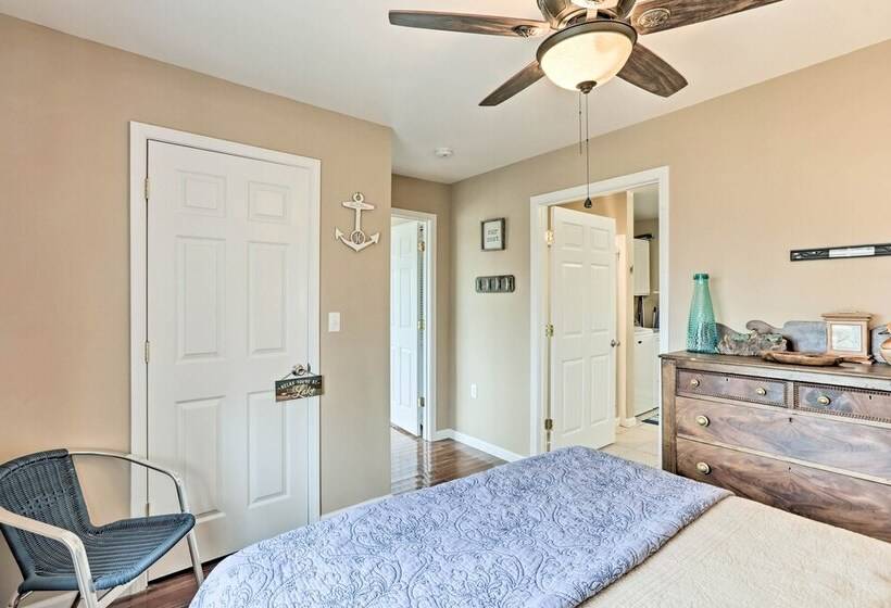 Hickeys Hideaway Walk To Lake, Near Somerset