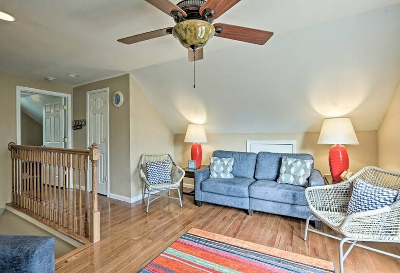 Hickeys Hideaway Walk To Lake, Near Somerset