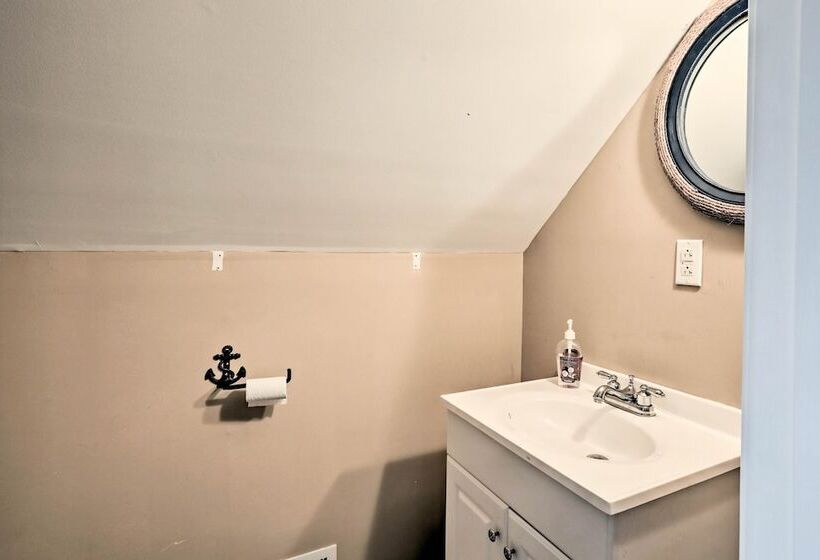 Hickeys Hideaway Walk To Lake, Near Somerset