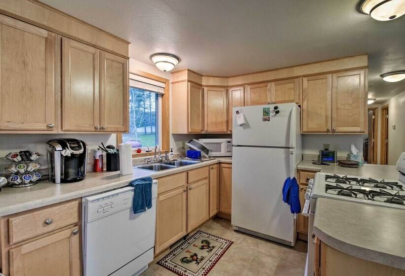 Lakefront Home W/seasonal Dock 2 Mi To Skiing!