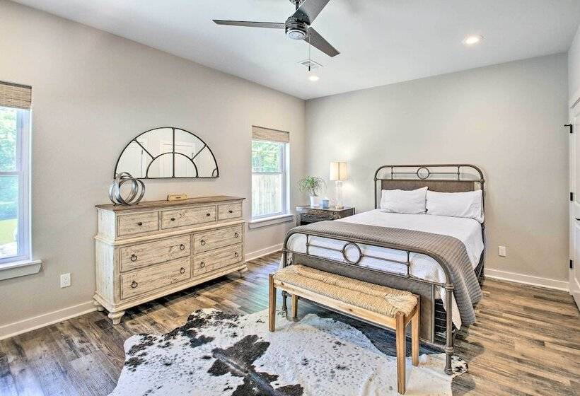 Lakefront Hot Springs Retreat W/ Deck & Grill