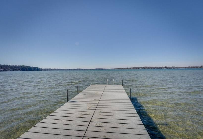 Lakefront Michigan Cottage   Deck, Grill & Kayaks!