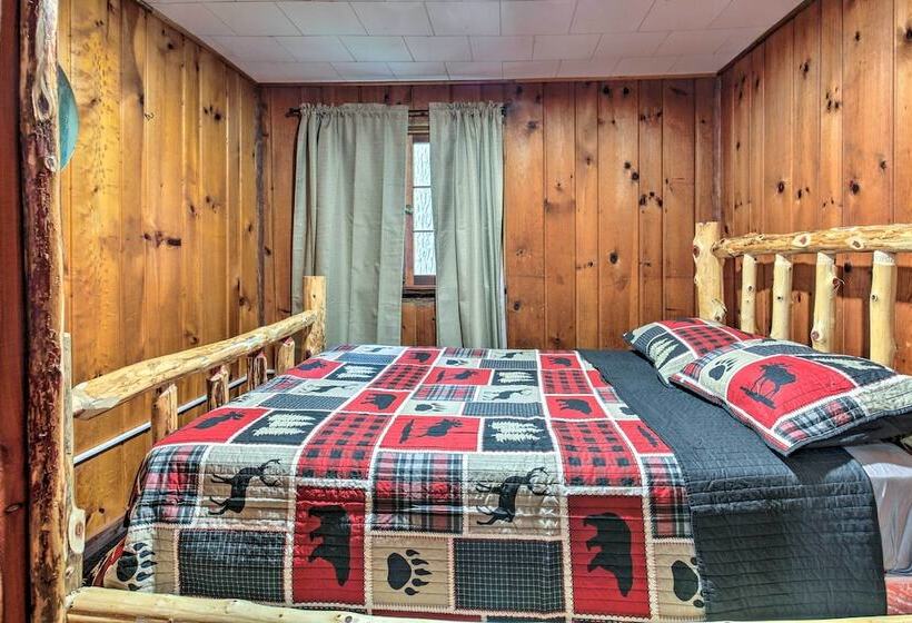 Lakefront Minocqua Cabin W/ Dock & Fire Pit!