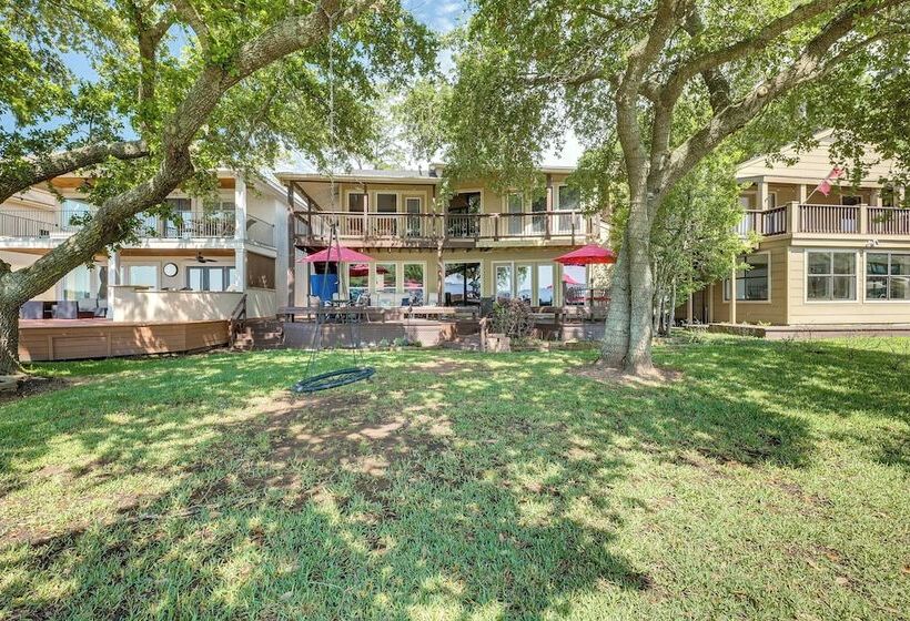 Lakefront Montgomery Home W/ Porch & Dock!
