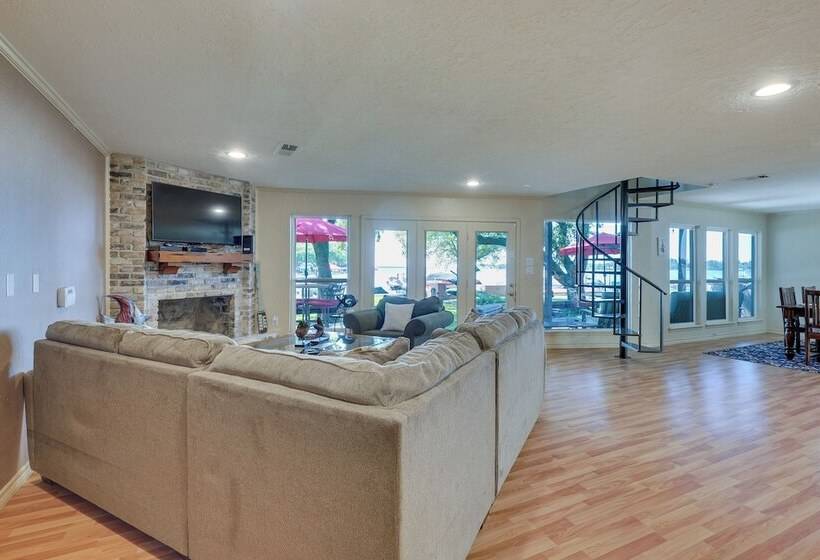 Lakefront Montgomery Home W/ Porch & Dock!