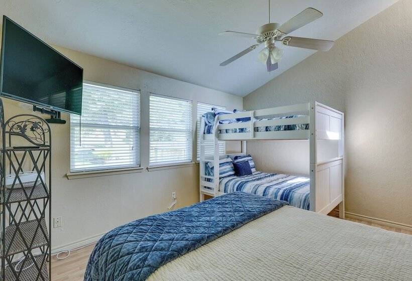 Lakefront Montgomery Home W/ Porch & Dock!