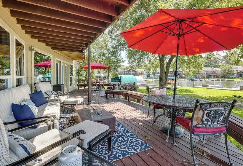 Lakefront Montgomery Home W/ Porch & Dock!