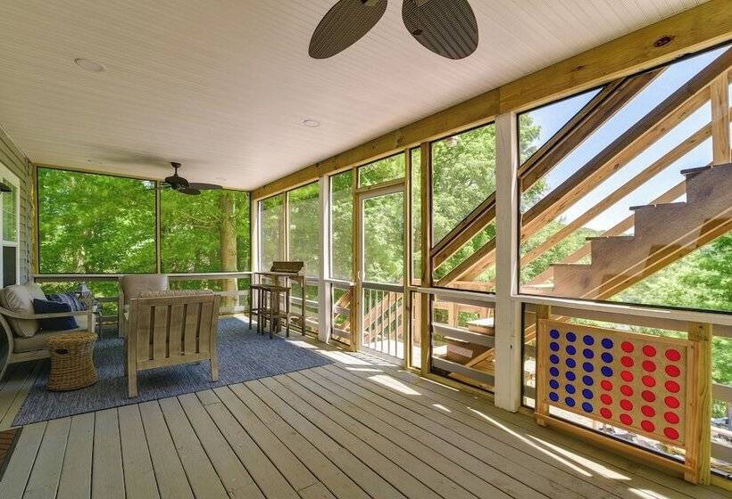 Lakefront Scottsville Retreat W/ Private Dock!