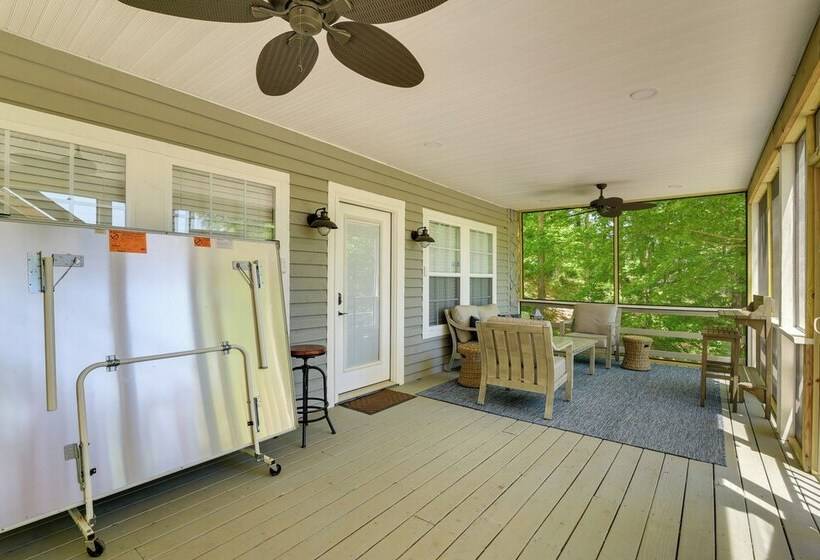 Lakefront Scottsville Retreat W/ Private Dock!