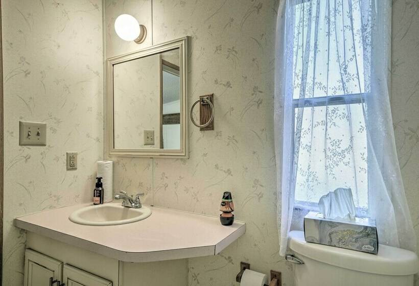 Lakefront Semora Cabin With Dock & Furnished Deck