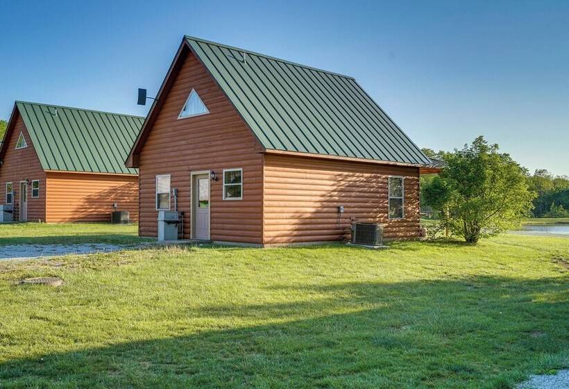 Lakefront Vacation Rental W/ Patio & Grill!