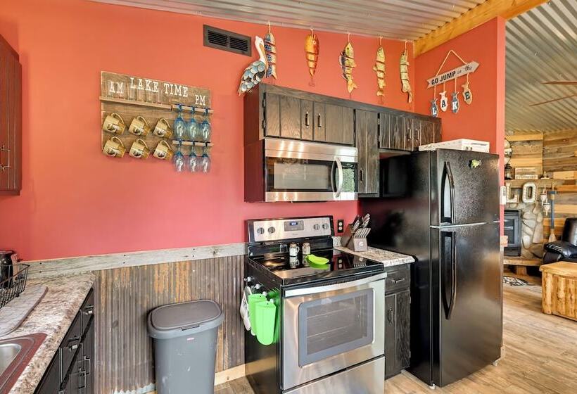 Lakeside Cabin W/ Fire Pit: Near Pine Point Park!