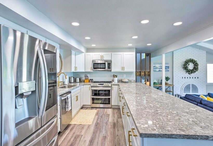 Lakeside Lacey Gem W/ Fire Pit + Private Dock