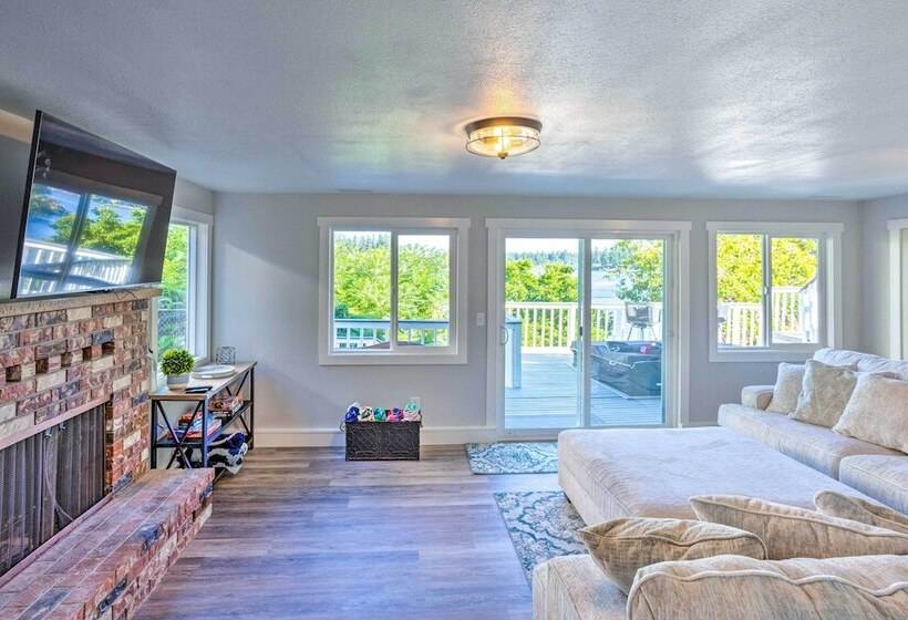 Lakeside Lacey Gem W/ Fire Pit + Private Dock