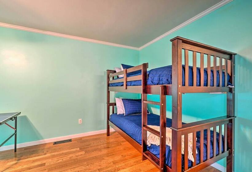 Lakeside Spring City Home: Private Boat Ramp!