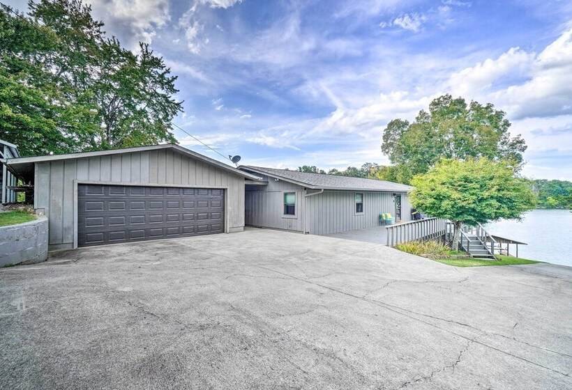 Lakeside Spring City Home: Private Boat Ramp!