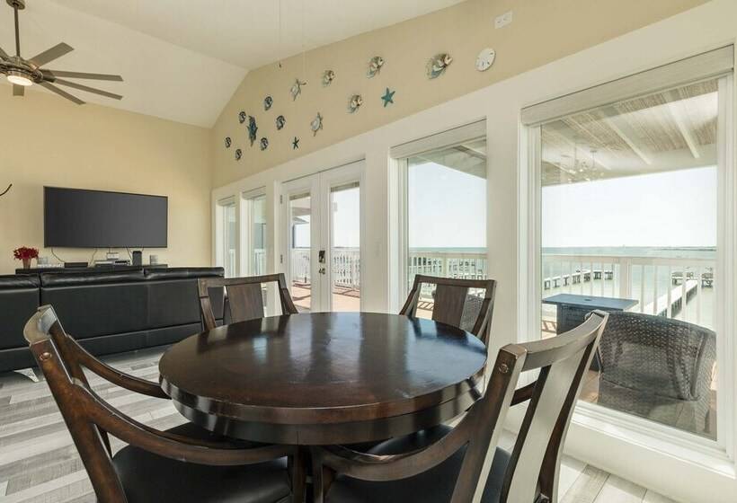 On Galveston Bay: Spacious Home W/ Pier & Grills!