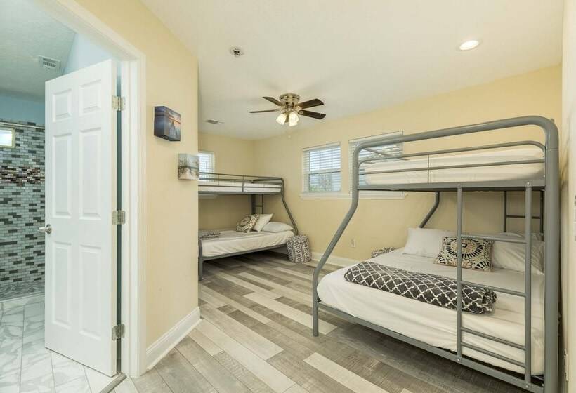 On Galveston Bay: Spacious Home W/ Pier & Grills!