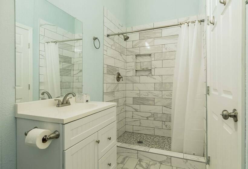 On Galveston Bay: Spacious Home W/ Pier & Grills!