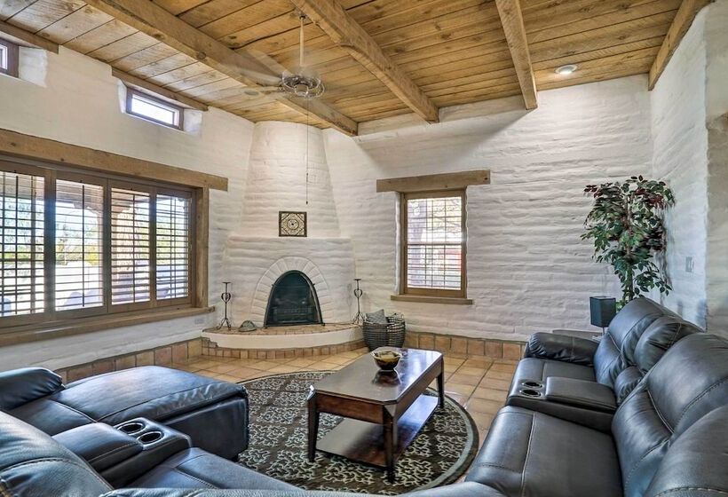 Las Cruces Home  La Casa Blanca  W/ Courtyard