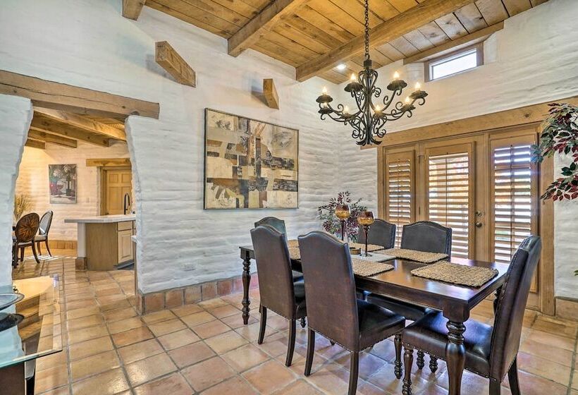 Las Cruces Home  La Casa Blanca  W/ Courtyard