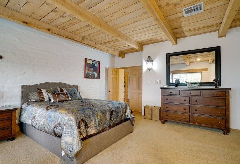 Las Cruces Home  La Casa Blanca  W/ Courtyard