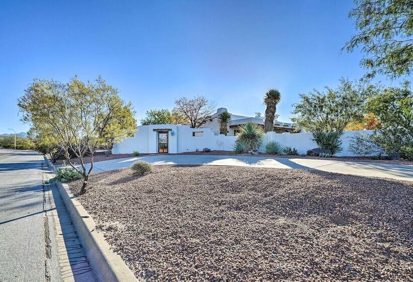 Las Cruces Home  La Casa Blanca  W/ Courtyard