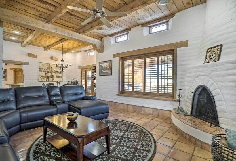 Las Cruces Home  La Casa Blanca  W/ Courtyard