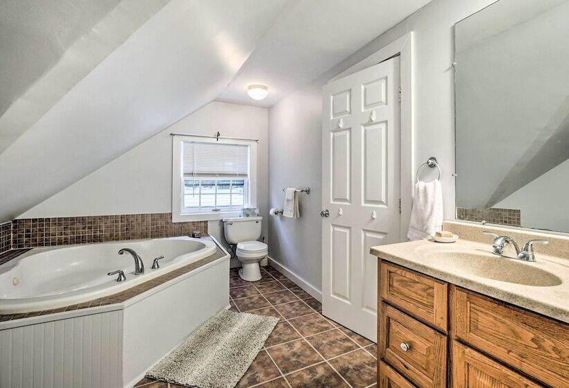 Londonderry Retreat ~ 3 Mi To Lowell Lake!