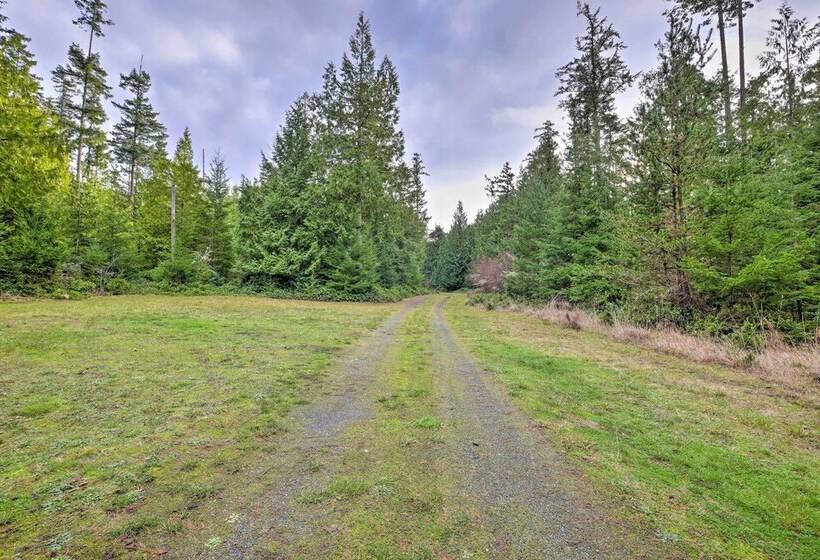 Lopez Island Hideaway W/ Coastal Views + Deck!