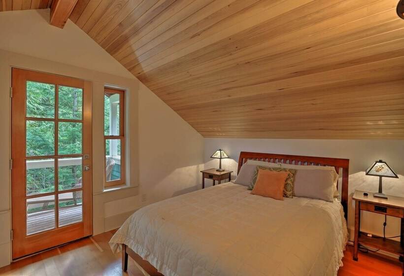 Lopez Island Hideaway W/ Coastal Views + Deck!