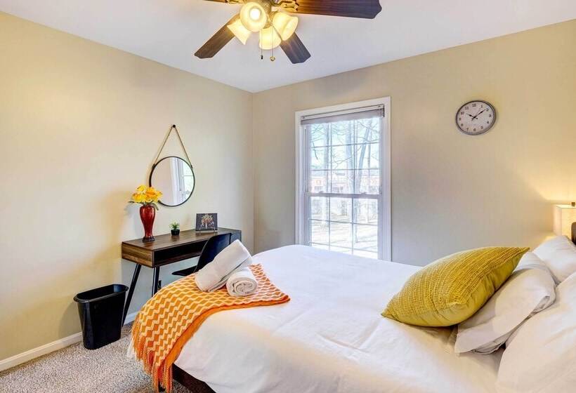 Louisville Area Home: Deck, Fire Pit, Creek!