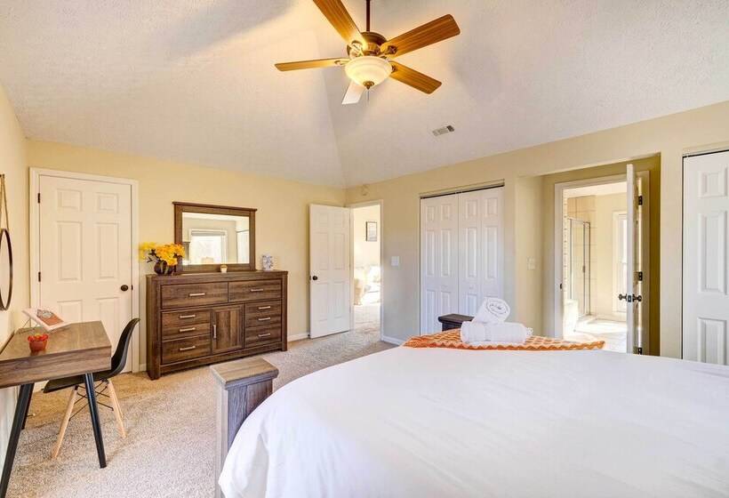 Louisville Area Home: Deck, Fire Pit, Creek!