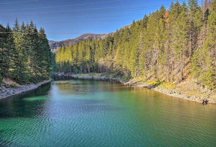 Lovely Detroit Home W/ Deck   Walk To Town!