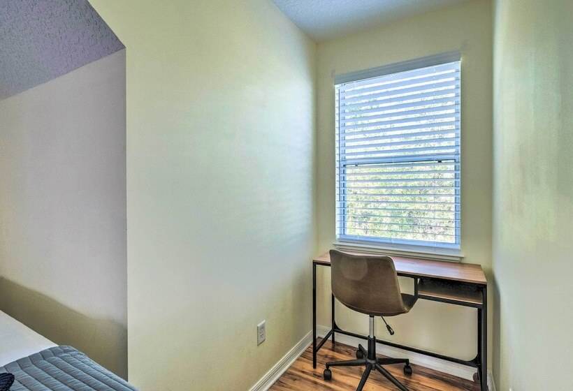 Lovely Hawthorne Home W/ Private Boat Dock!