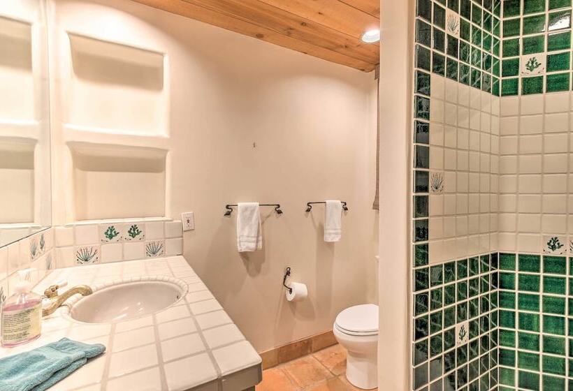 Luxe Adobe Retreat W/ Mountain & Golf Course Views