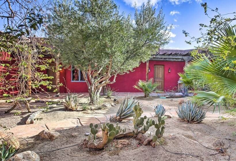 Luxe Adobe Retreat W/ Mountain & Golf Course Views