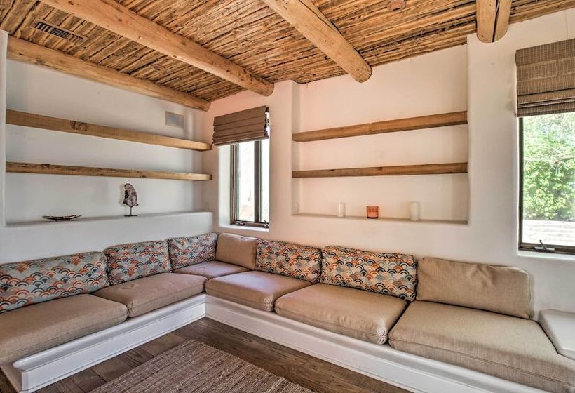 Luxe Adobe Retreat W/ Mountain & Golf Course Views