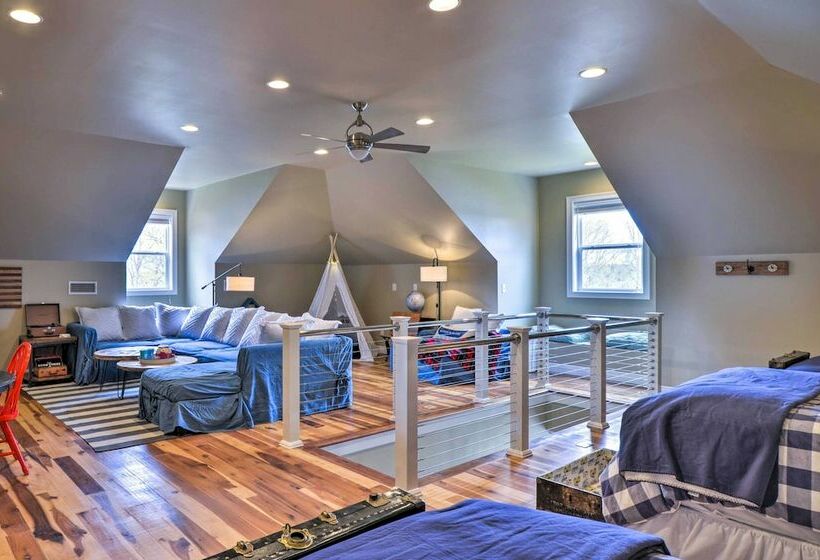 Luxe Home W/ Boat Dock, Tims Ford Lake Views!