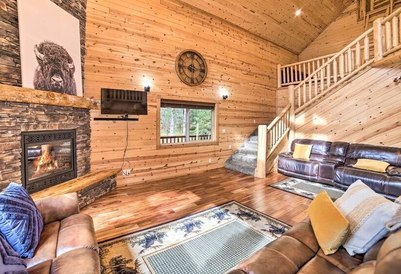 Luxe Island Park Cabin W/ National Forest Views!