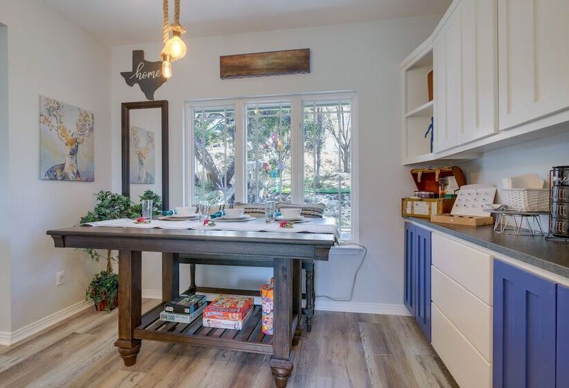 Luxe  Lake House Retreat  W/ Lake Travis View