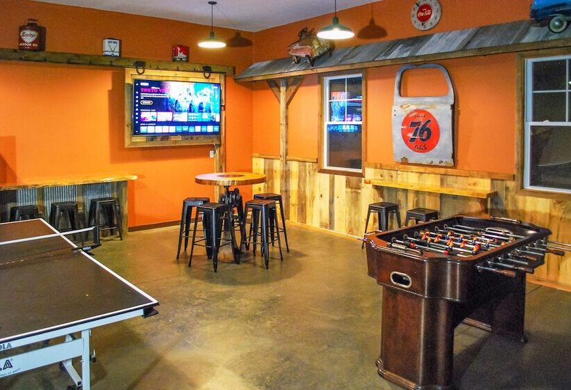 Lakefront Wisconsin Dells Home W/ Game Room