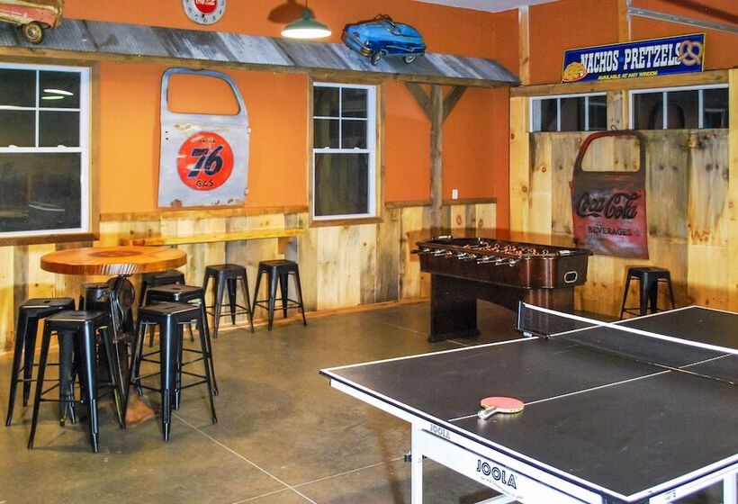 Lakefront Wisconsin Dells Home W/ Game Room