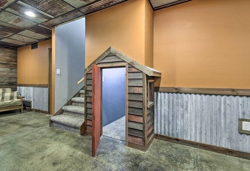 Lakefront Wisconsin Dells Home W/ Game Room