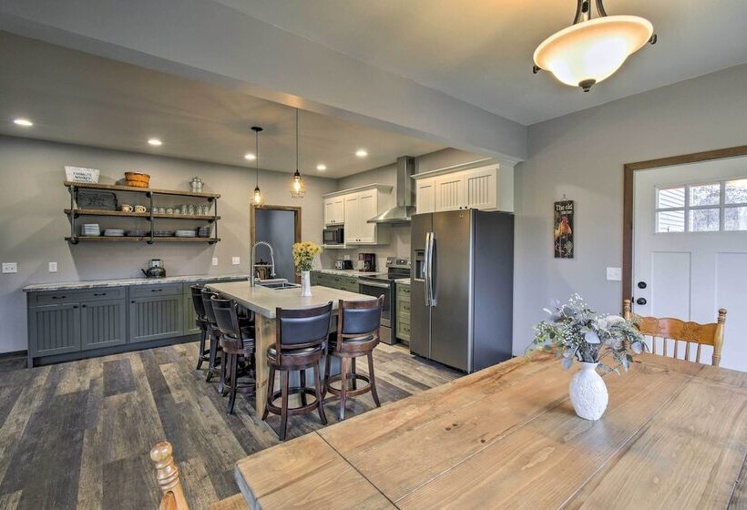 Lakefront Wisconsin Dells Home W/ Game Room