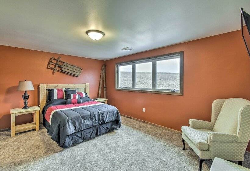 Lakefront Wisconsin Dells Home W/ Game Room