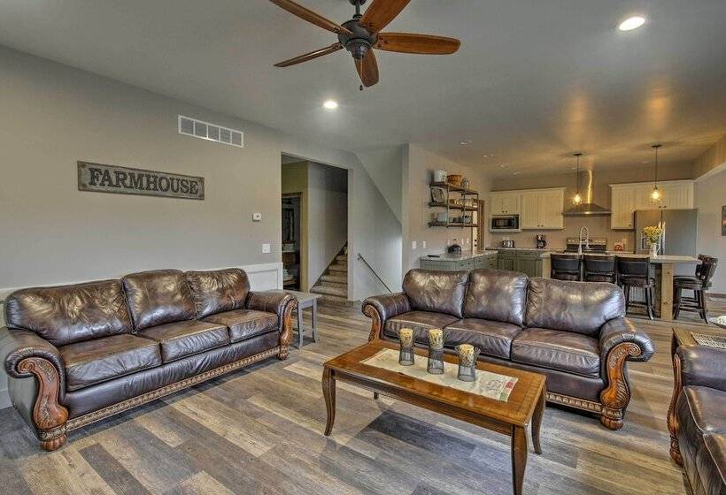 Lakefront Wisconsin Dells Home W/ Game Room