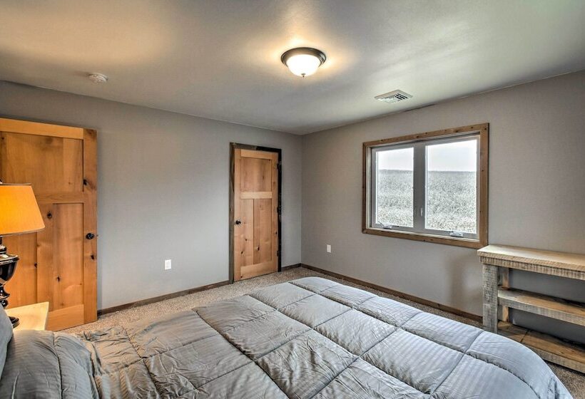 Lakefront Wisconsin Dells Home W/ Game Room